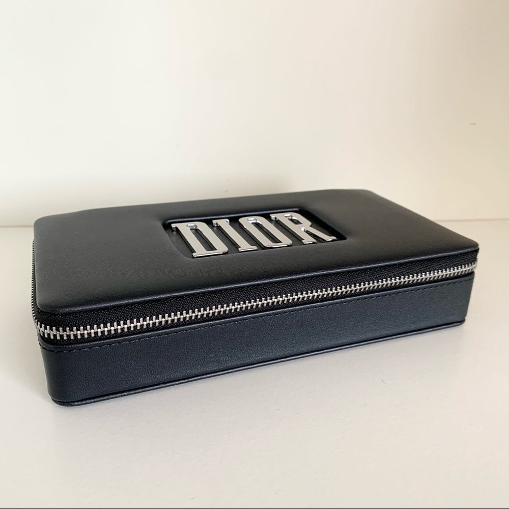 Hold NWOT Dior vanity case - Picture 9 of 16